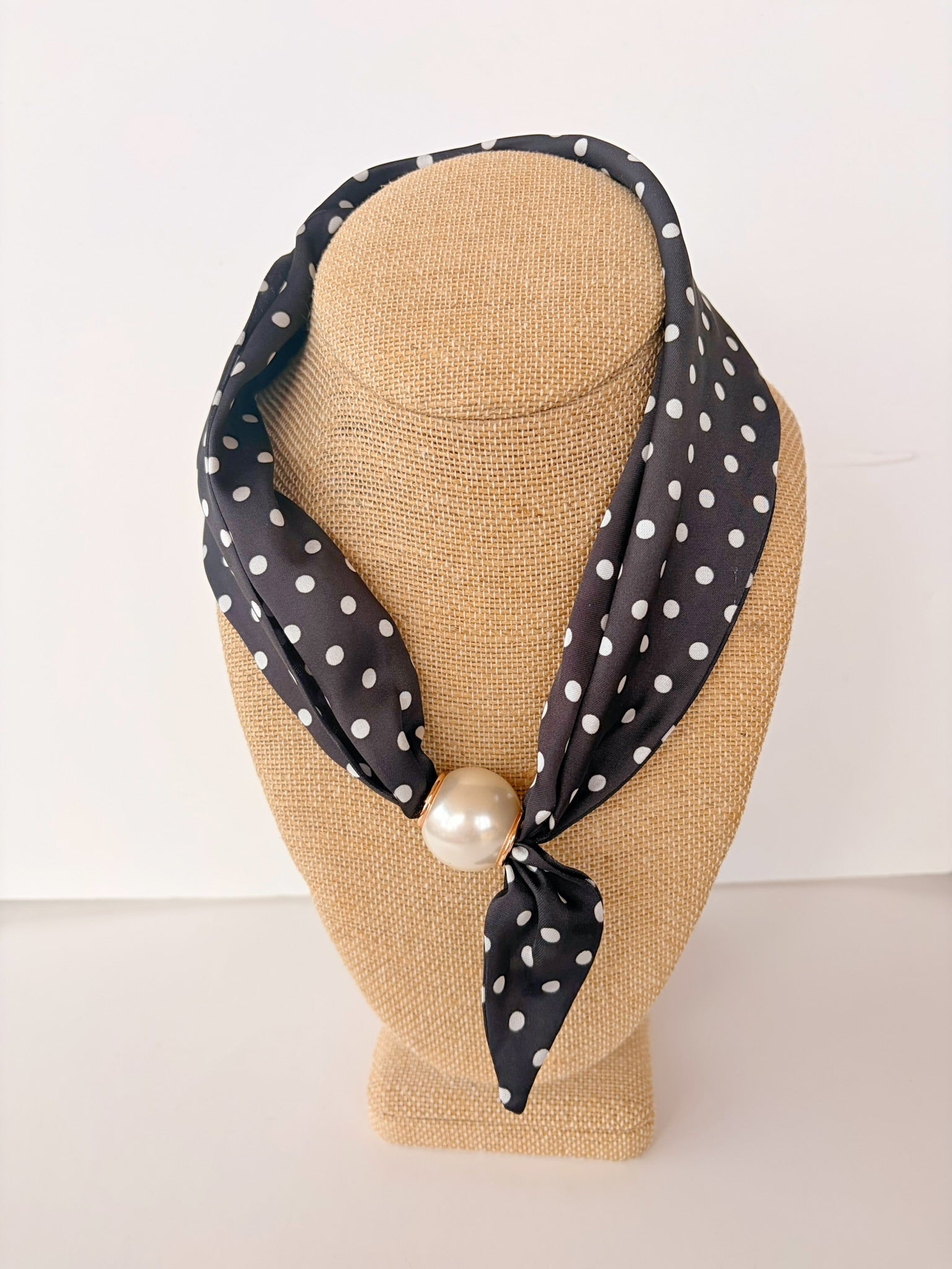 Black & White Polka Dot Magnetic Scarf – 16”